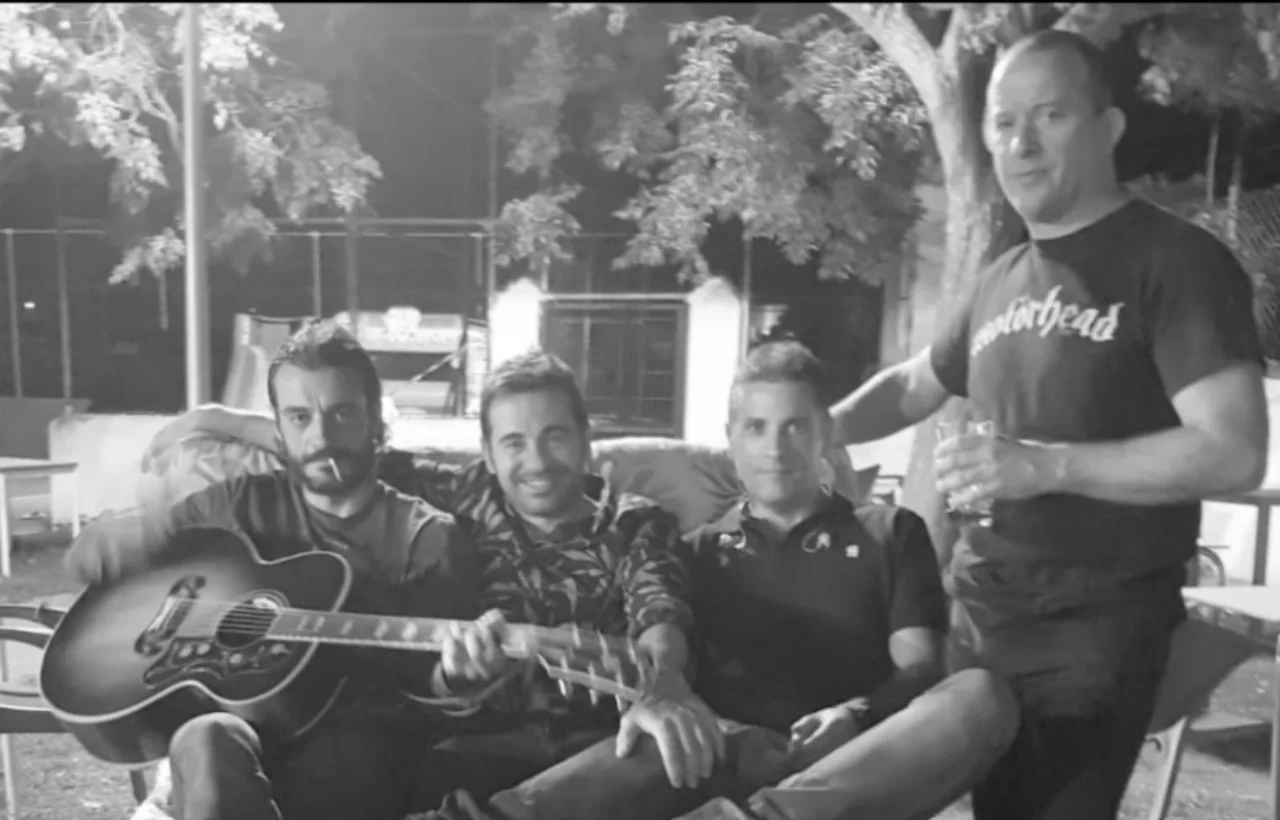 Misirlou en concierto en 20 a La Isla Plasencia